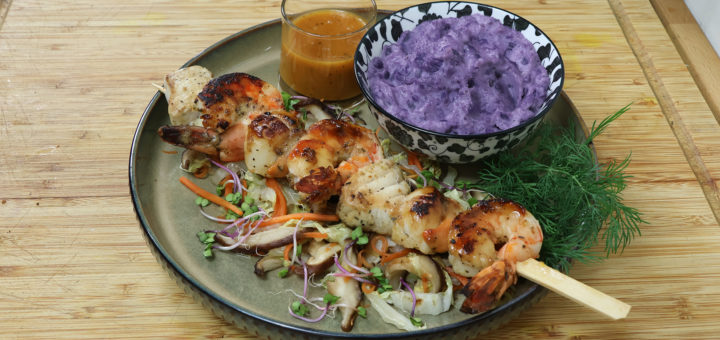 Brochettes de la mer sauce passion orange au poivre de timut
