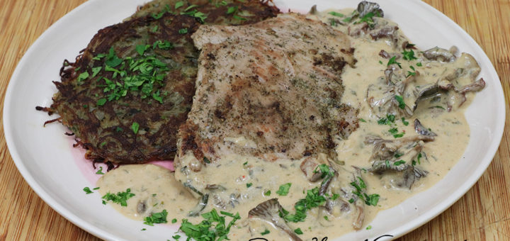 Grillades de porc ou parisiennes sauce aux chanterelles